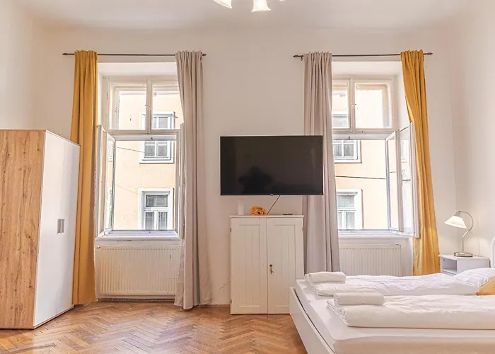 Apartman Stylish 2br, Perfect Location & Well Connected Bécs